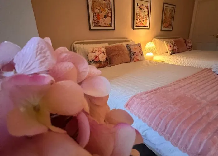 Daire Cherry Blossom Loft